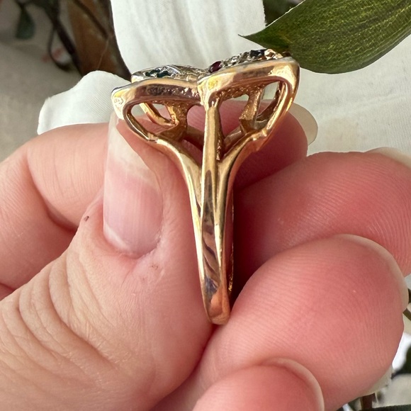 Elegant 18k Gold Plated Butterfly Ring with Multicolor Gemstones - Picture 15 of 17